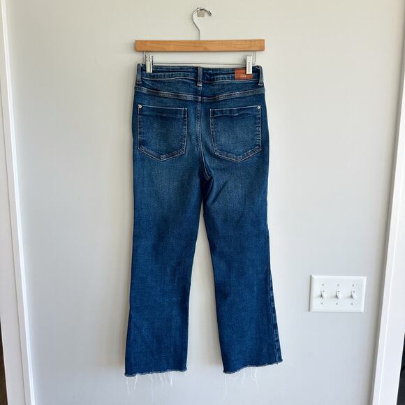 Zara Mid-Rise Raw Hem Straight Leg Jeans Medium Wash 4 - Picture 3 of 11
